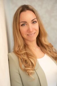 Dr. Nicole Broda